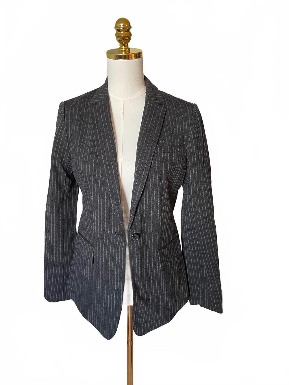 Banana Republic gray pinstripe blazer size 4